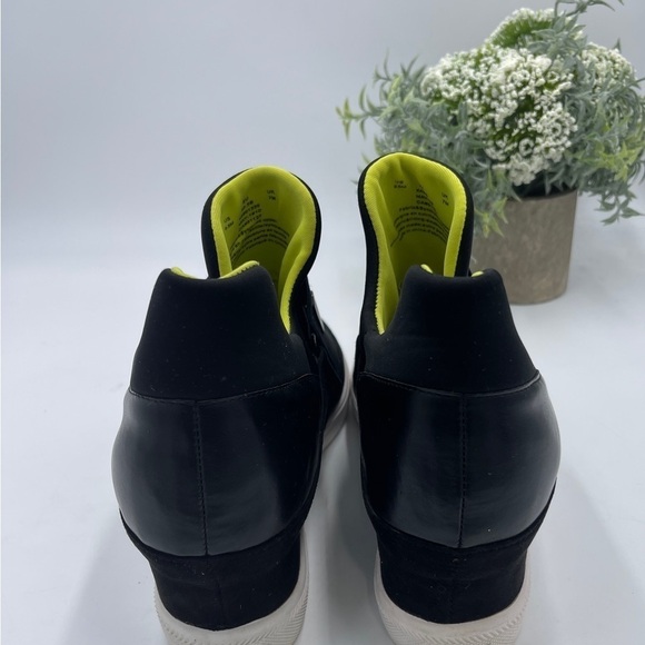 From DKNY, the Cosmos Logo‎ 3” Hidden Wedge Sneaker Slip On street style Sz 9.5M - Picture 4 of 15